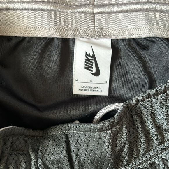 Nike Skirt - Picture 2 of 6